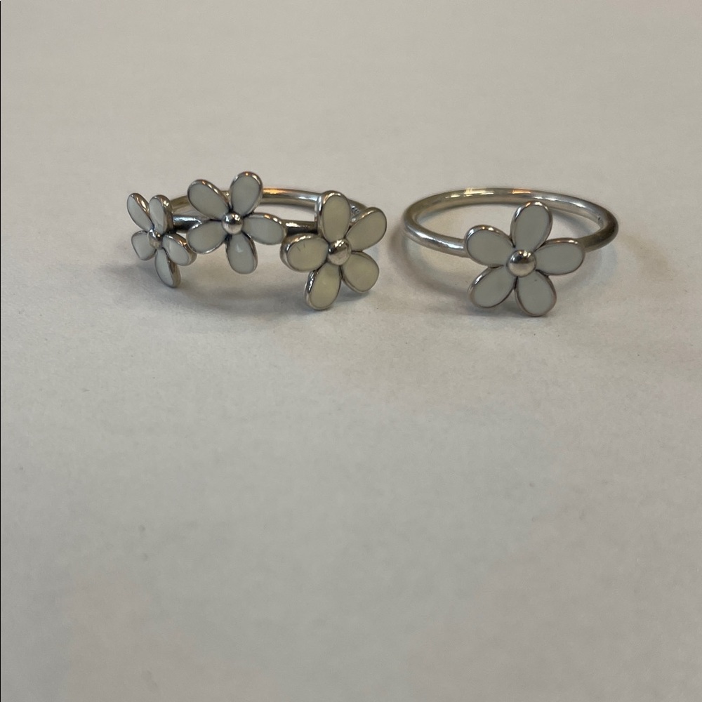 Pandora Silver and White Daisy Ring Set